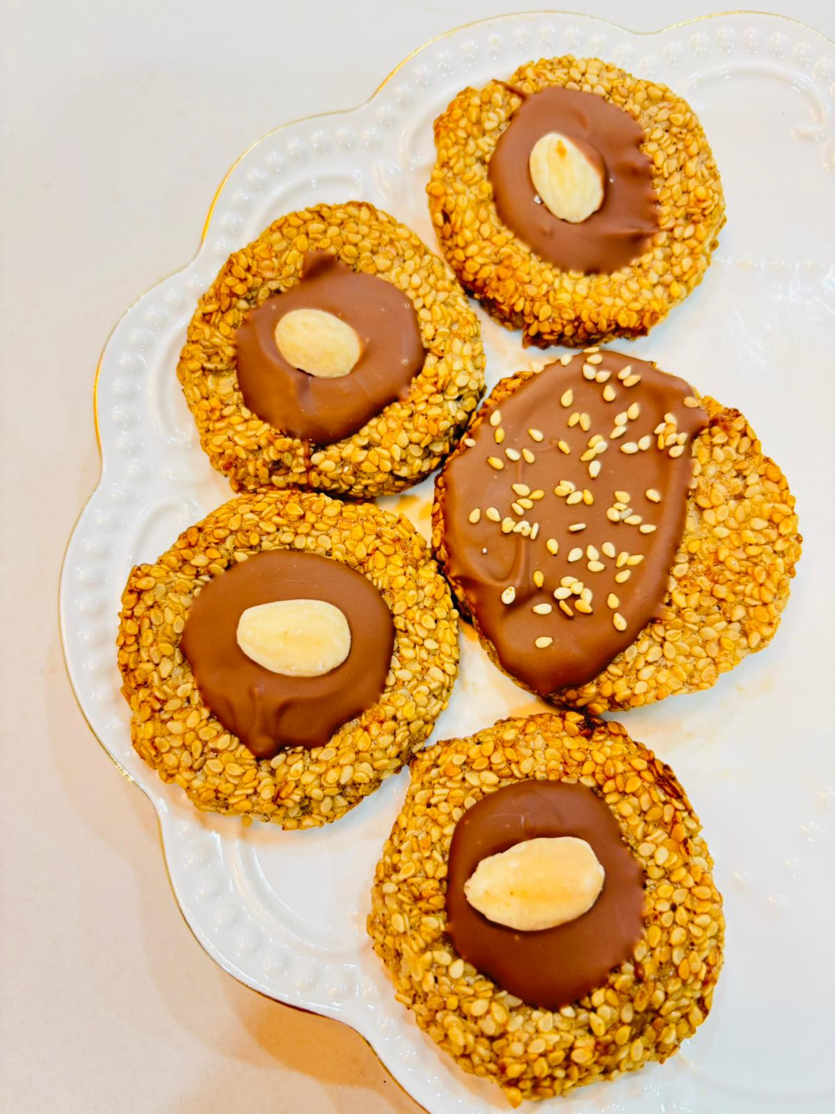 Biscuiți cu ciocolată și susan